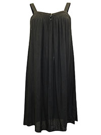 BLACK Sleeveless Crinkle Sun Dress - Size 14 to 16