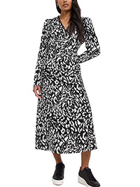 BLACK Lace Trim Puff Sleeve V-Neck Dress - Plus Size 16 to 18