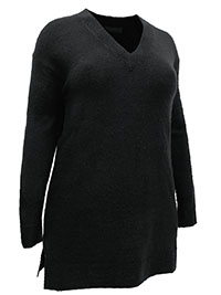 Curve BLACK Plush V-Neck Knitted Longline Jumper  - Plus Size 16 to 26/28