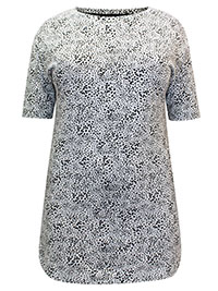 WHITE Pure Cotton Animal Print Lounge Top - Size 8/10 to 32/34