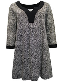 BLACK Crosshatch Print Notch Neck Tunic - Plus Size 18 to 26 (EU 46 to 54)