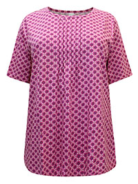 BRIGHT-PINK Pure Cotton Tile Print Pintuck Top - Plus Size 22
