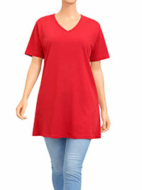 ULLAP RED Exposed Stitch V-Neck Cotton Knit Tee - Size 12/14
